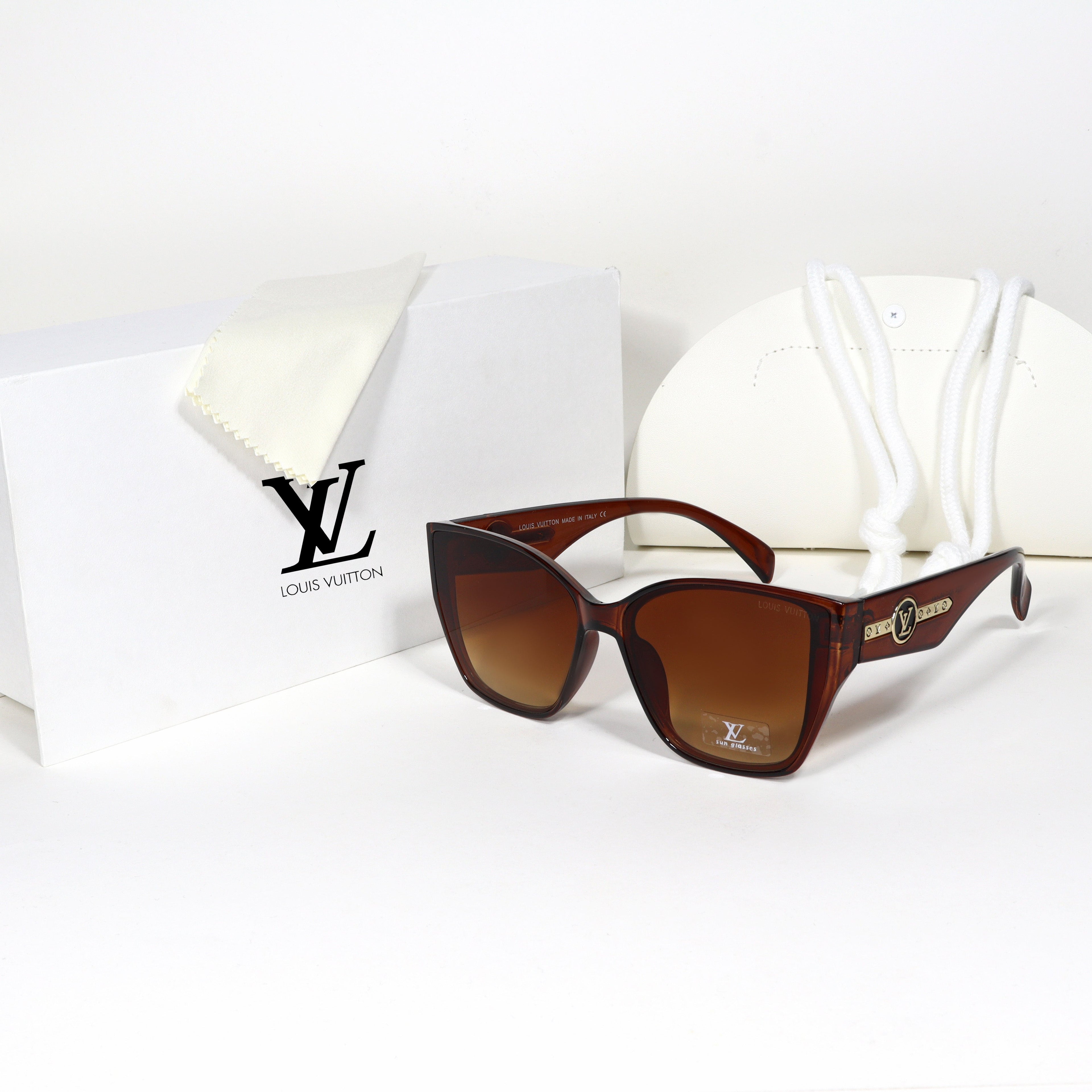 Louis Vuitton - LV04